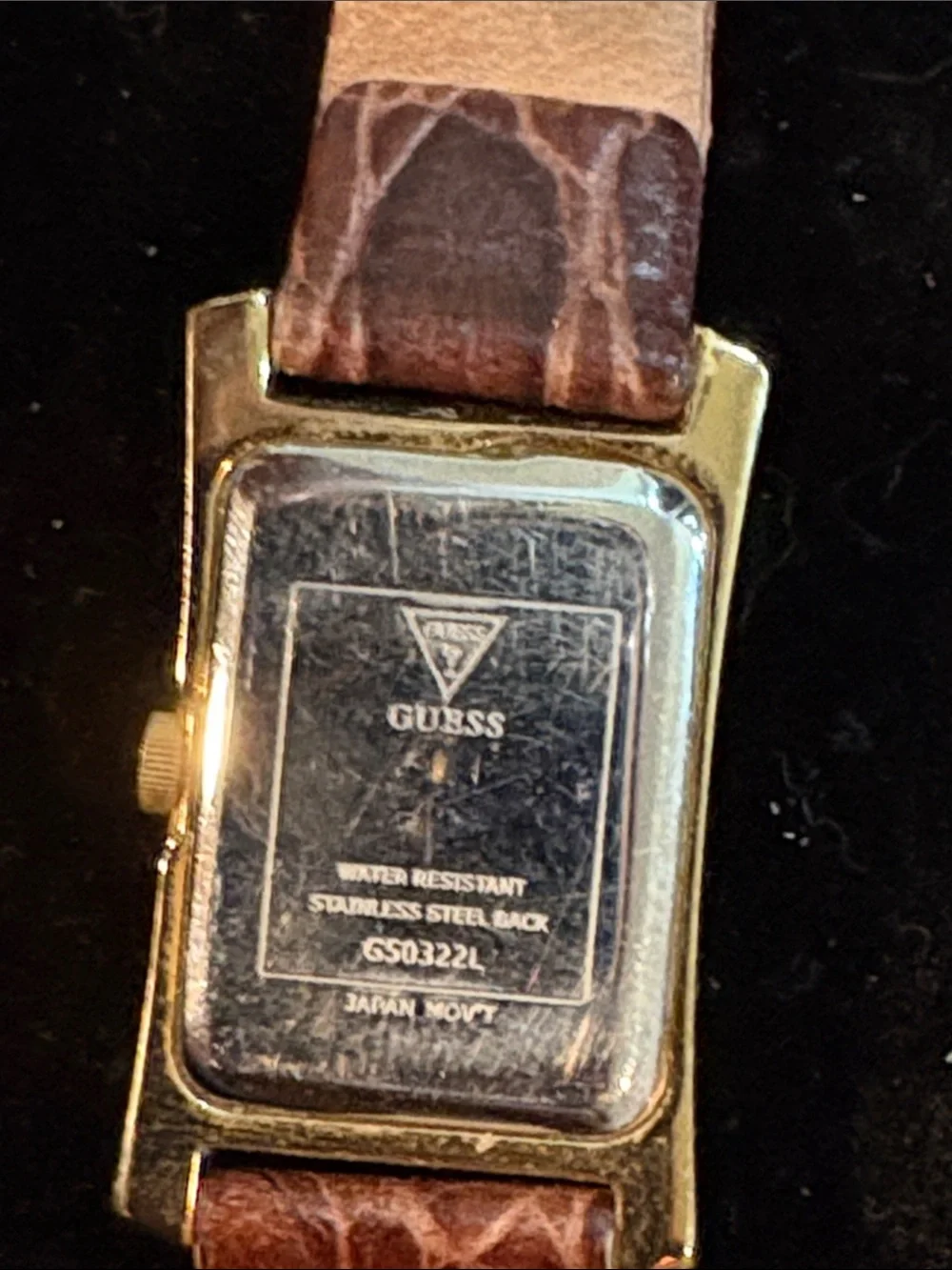 Guess case numeric leather